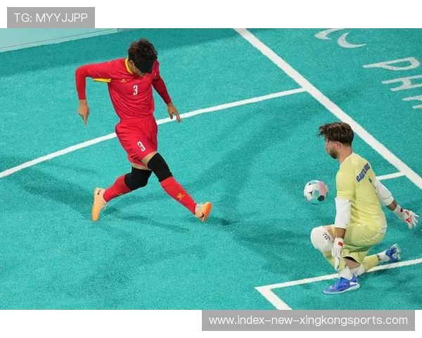 羽毛球滑板救球，前所未见的极致炫技盛宴