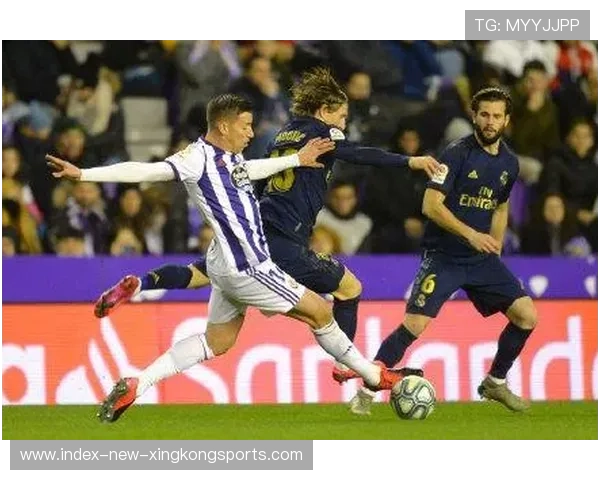 哈克尼斯长距离挑射建功引发喝彩 哈克尼斯长距离挑射建功引发喝彩