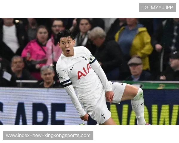 孙兴慜绕桩式突破带走三人,热刺层层深入形成绝佳机会 孙兴慜绕桩式突破带走三人,热刺层层深入形成绝佳机会