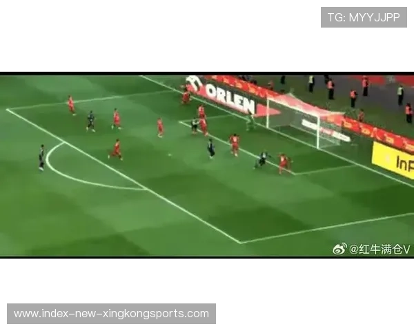 足球欧冠中场远射弹地入网震动全场