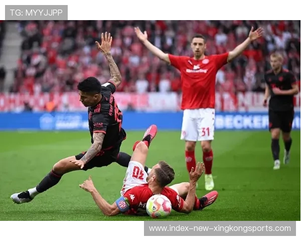 德甲拜仁边路传中频繁,门前高点优势被利用的训练之路