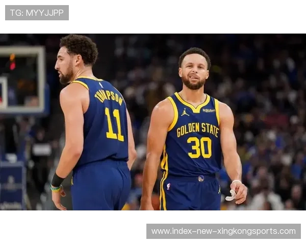 太烂了!汤普森发飙!4冠神射手断崖式下滑,汤普森带伤出战 太烂了!汤普森发飙!4冠神射手断崖式下滑,汤普森带伤出战